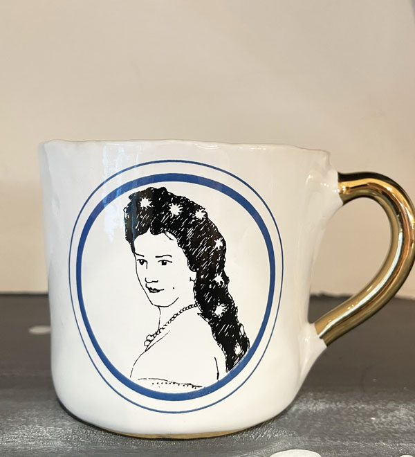 Kühn Keramik クーン・ケラミック　medium coffee cup　Sisi(オーストリア皇后エリザベート)　H8xD9.5xW12.5cm